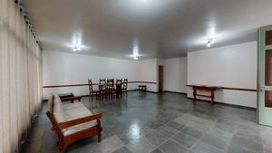 Image 17 - 883735